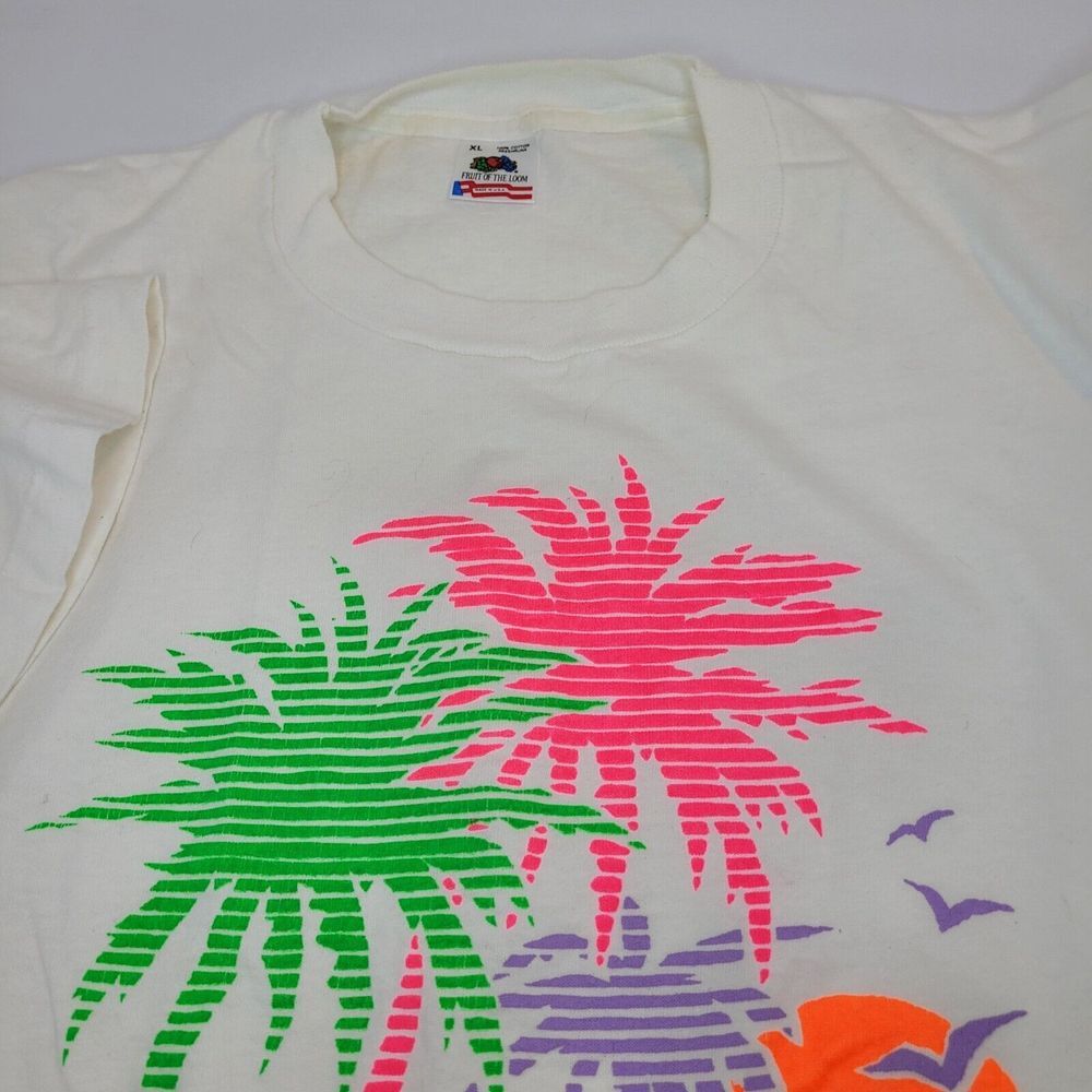 Fruit of the Loom St Thomas T Shirt Mens XL White Excellent Vintage Neon 90s USA